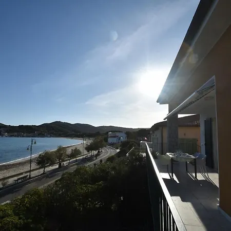 Montecristo - Fronte Mare In Posizione Unica Apartmán *