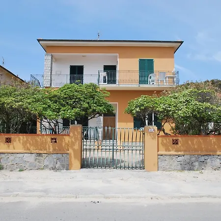Montecristo - Fronte Mare In Posizione Unica דירה מרינה די קמפו