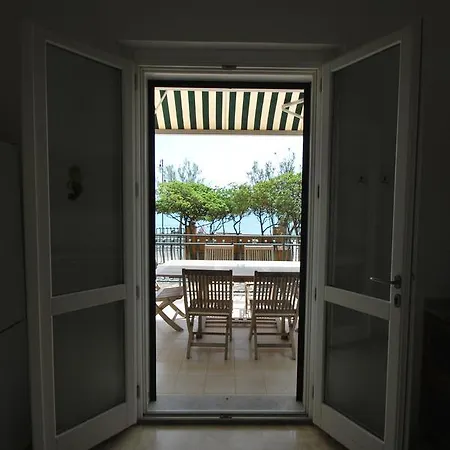 Montecristo - Fronte Mare In Posizione Unica * מרינה די קמפו